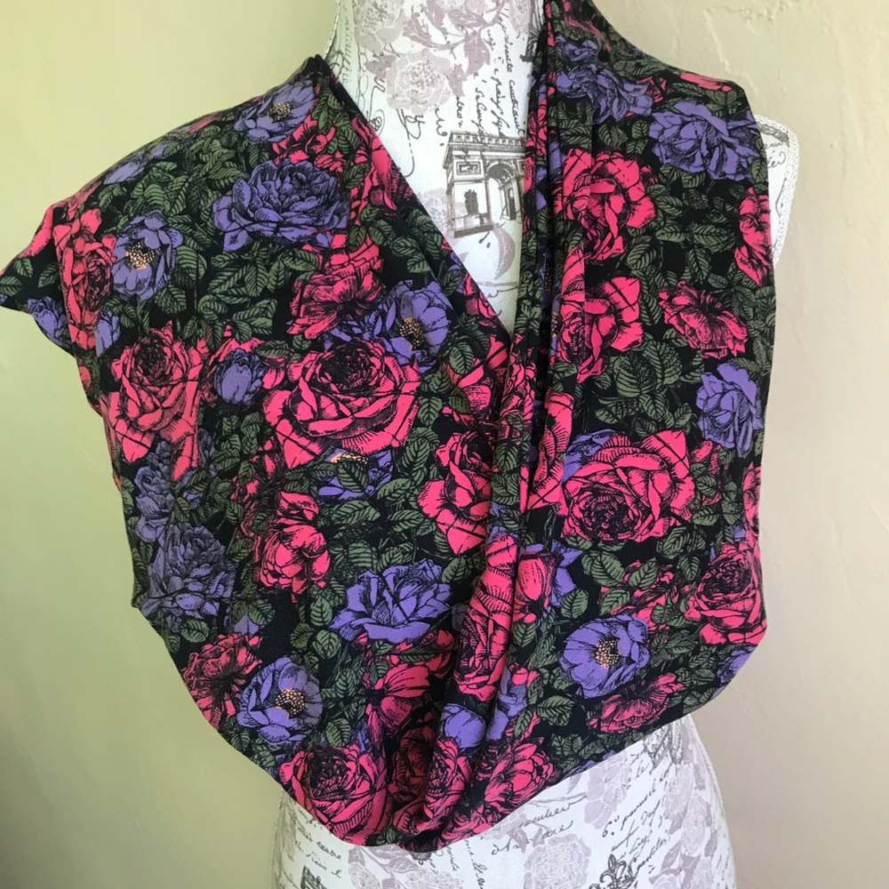 LuLaRoe Rose Floral Leggings